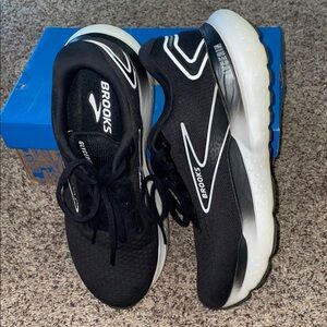 Women’s Brooks